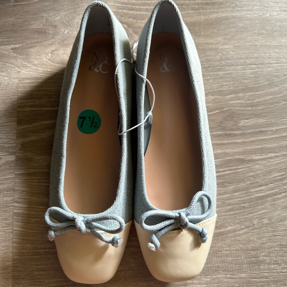 Gray & Cream Women's Ballet Flats